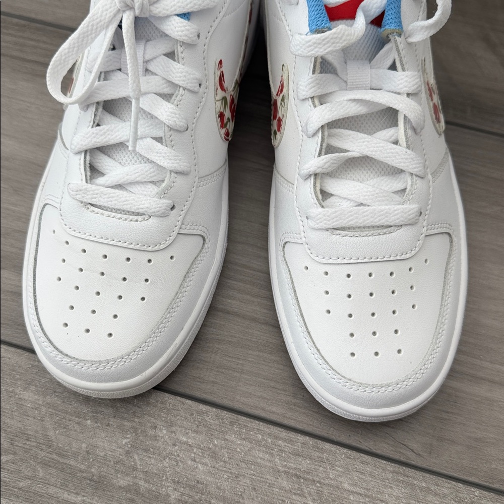 LIMITED EDITION NIKE. White Cherry 🍒🍒🍒
Nike Court Borough Low 2 - Picture 5 of 5